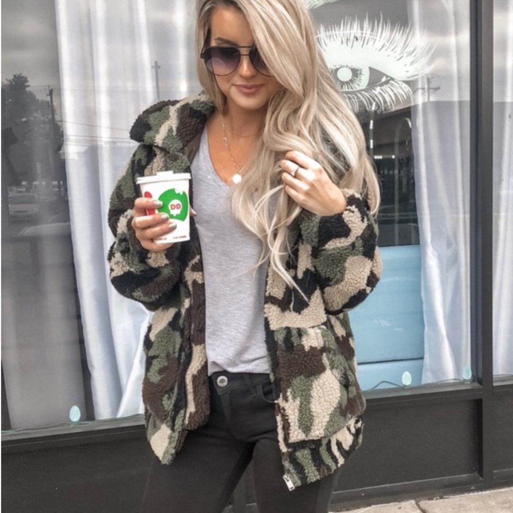 •Cotton On• RARE Camouflage Teddy Coat size Medium